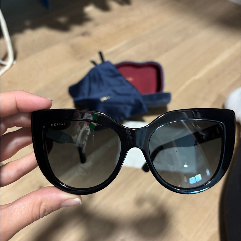 Gucci Black Cat-Eye Glasses with Bold Design